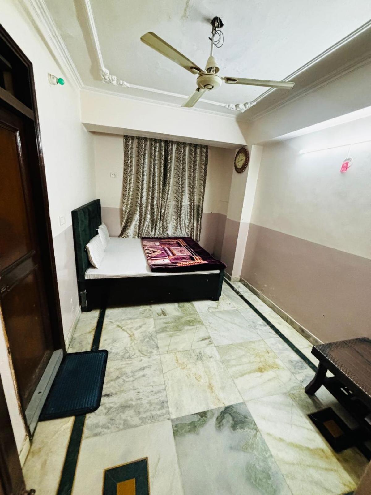 The Aziz Residency Bed & Breakfast New Delhi Exterior photo